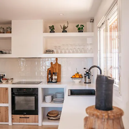 New Renovated Townhouse With Sea View And Jacuzzi Holiday home *
