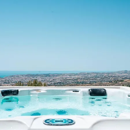 New Renovated Townhouse With Sea View And Jacuzzi * Malaga