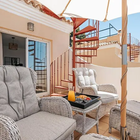New Renovated Townhouse With Sea View And Jacuzzi
