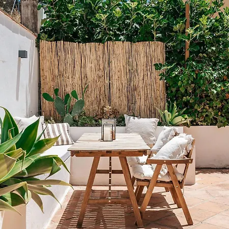 New Renovated Townhouse With Sea View And Jacuzzi Holiday home *