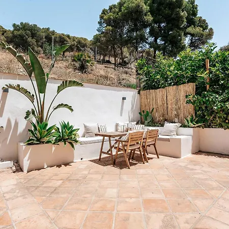 New Renovated Townhouse With Sea View And Jacuzzi