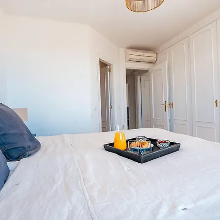 Holiday home New Renovated Townhouse With Sea View And Jacuzzi