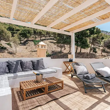 New Renovated Townhouse With Sea View And Jacuzzi Holiday home Malaga